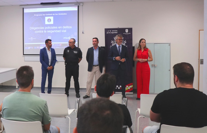 Un momento de la inauguraci&oacute;n del curso de formaci&oacute;n para polic&iacute;as locales sobre tratamiento de delitos en seguridad vial.
