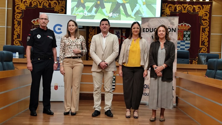 Más de 60 policías locales conocen experiencias en Educación Vial de 11 municipios y Tráfico